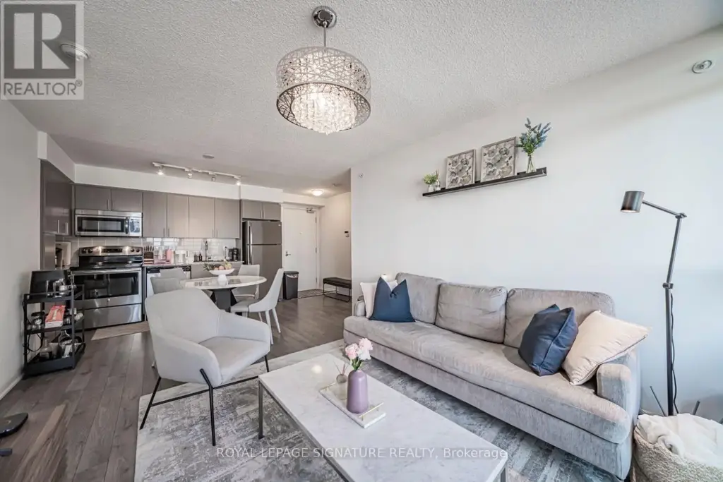 1017 - 830 Lawrence Avenue W, Toronto (Yorkdale-Glen Park)
